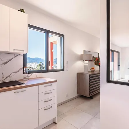 Pandora 6 Personnes Magnifique Apparemment Avec Piscine Dans La Ajaccio (Corsica)